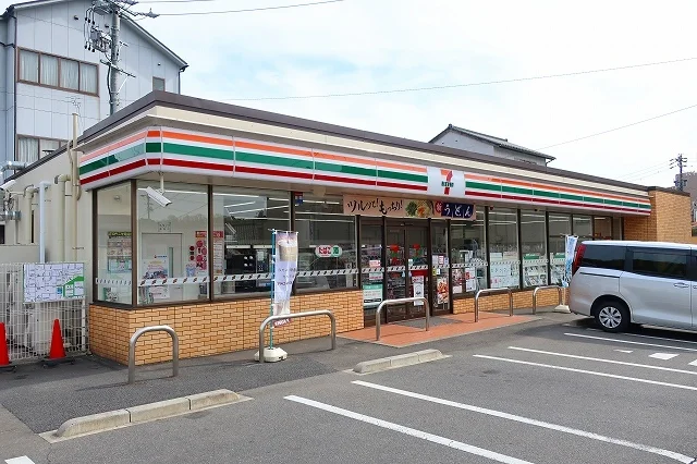 セブンイレブンまで850m