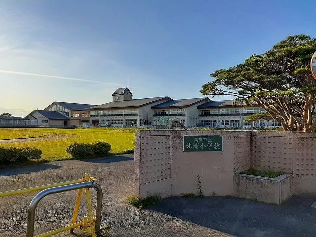 美里町立北浦小学校まで2300m