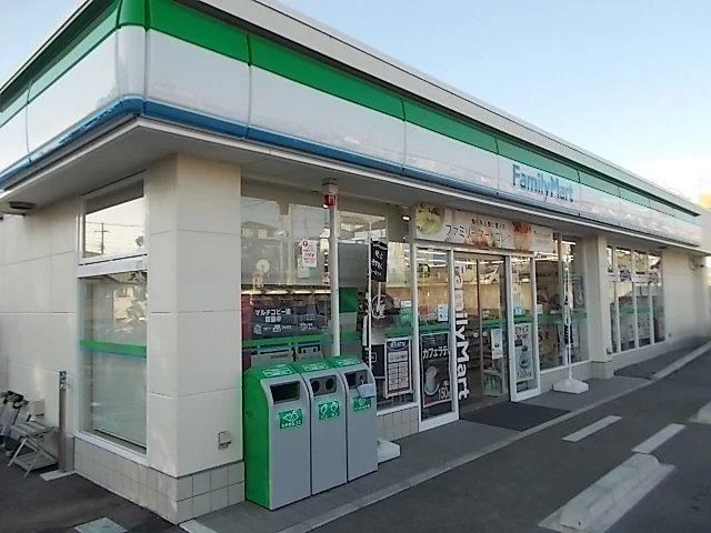 ファミリーマート　富士伝法店まで750m