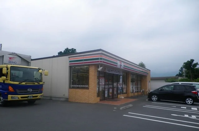 セブンイレブン 駿東小山町菅店まで650m