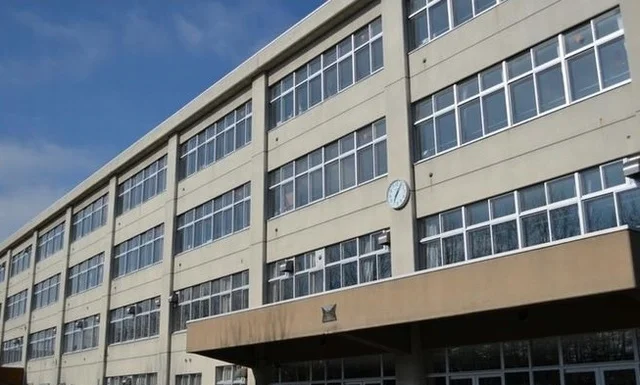 陵陽中学校まで780m