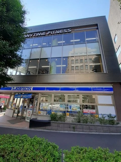 ローソン 広尾高校前店まで30m
