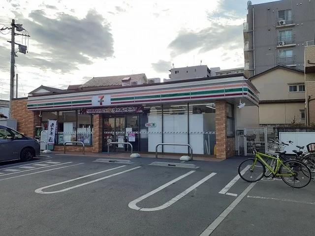 セブン　さいたま日進駅東店まで550m