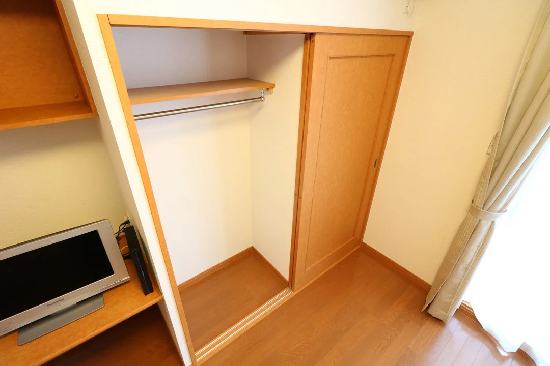 大切な衣類を収納出来る大型クローゼットあり