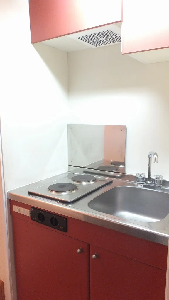 2口の電気コンロ付き