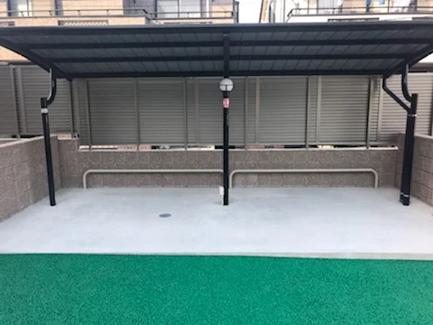 駐輪スペースは屋根付完備です！