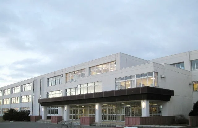 釧路市立鳥取西中学校まで750m