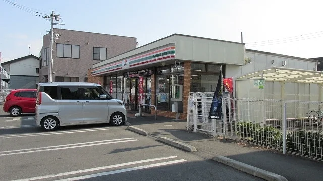 セブンイレブン東今泉店まで140m