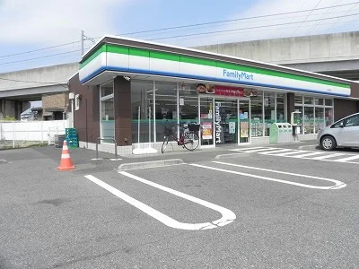 ファミリーマート流山駒木店まで700m