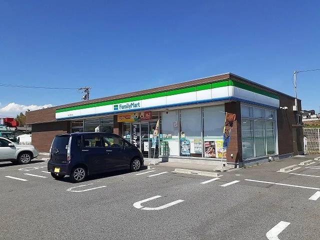 ファミリーマート阿久比福住店まで974m