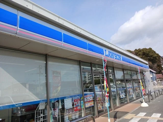 ローソンまで706m