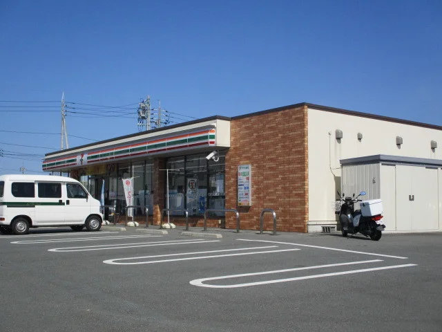 セブンイレブン長門市駅前店まで750m