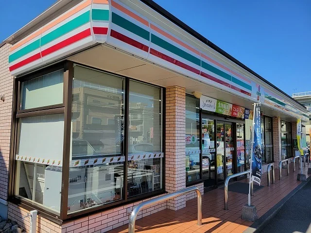 セブンイレブン大坪東２丁目店まで350m