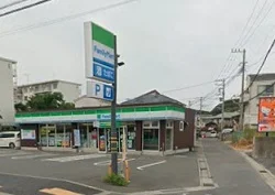 ファミリーマート横須賀長坂店まで568m