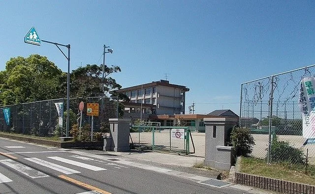箕田小学校まで1000m