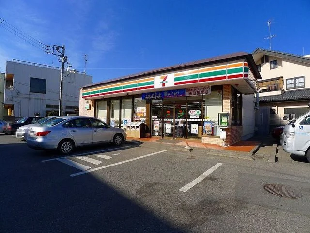 セブンイレブン館林城町店まで150m