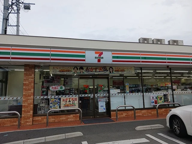 セブンイレブンまで960m