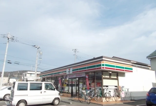 セブンイレブン成田北店まで550m