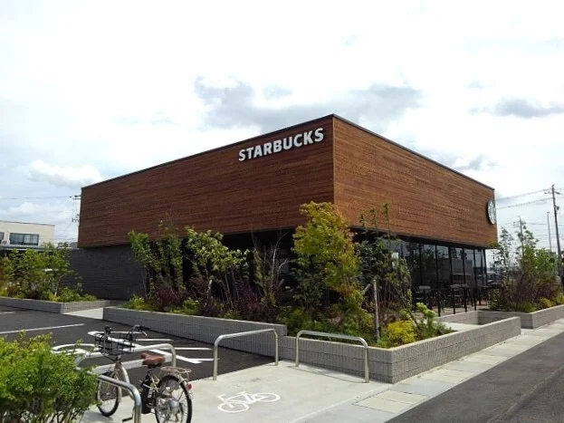 スターバックスコーヒーまで1800m