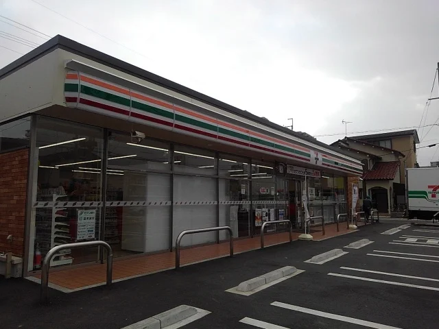 セブンイレブン野洲北野１丁目店まで250m