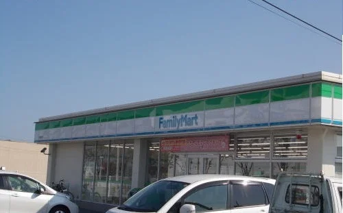 ファミリーマート林店さんまで1300m