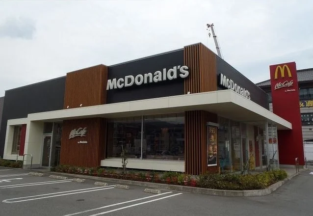 マクドナルドまで1800m