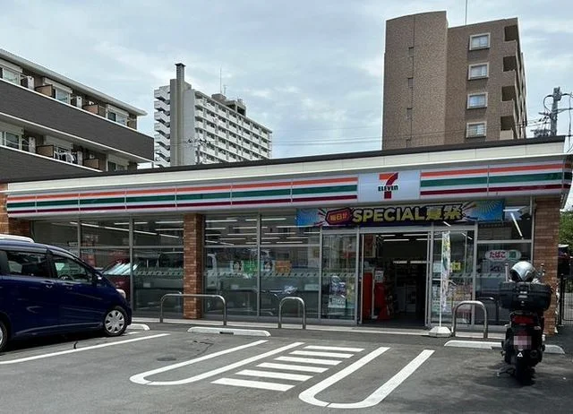 セブンイレブンまで450m