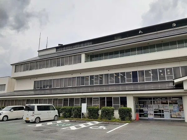 亀山市役場　関支所まで550m