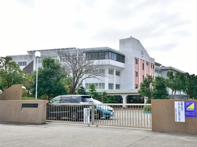 浜松市立佐鳴台中学校まで290m
