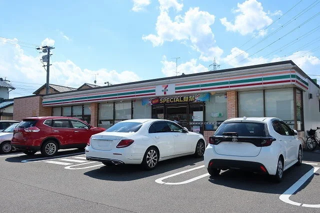 セブンイレブンまで250m