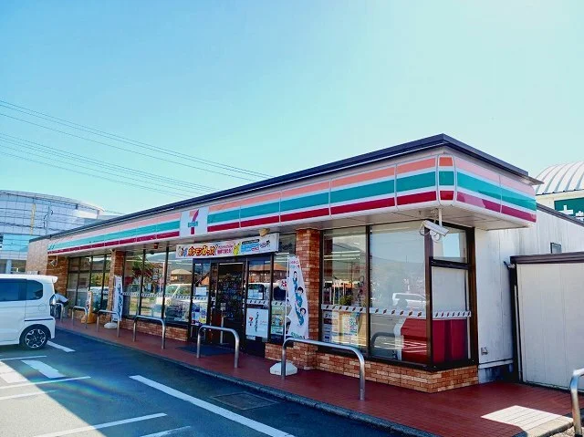 セブンイレブン　富士市青葉町店まで290m