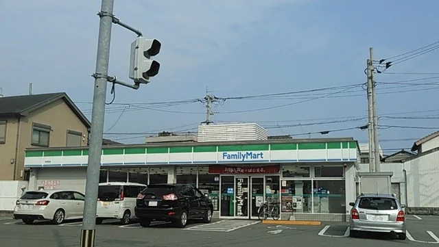 ファミリーマート秋田町店様まで700m