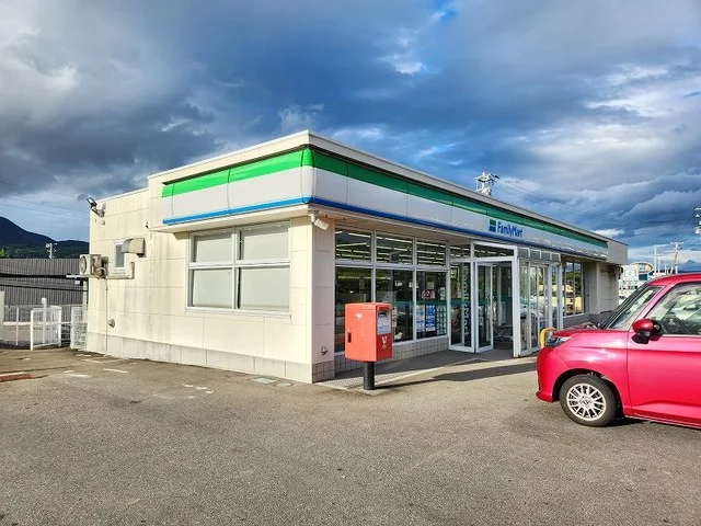 ファミリーマート 白石インターまで250m