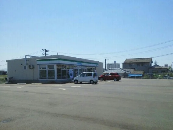 ファミリーマート 新津善道町店まで750m