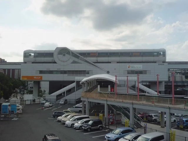 多摩モノレール多摩センター駅まで850m