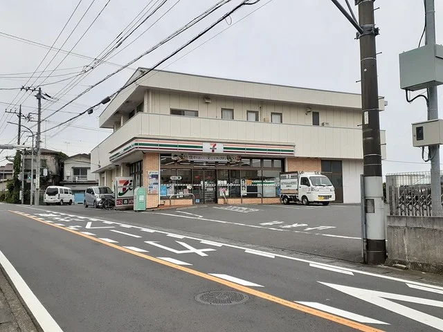 セブンイレブンまで320m