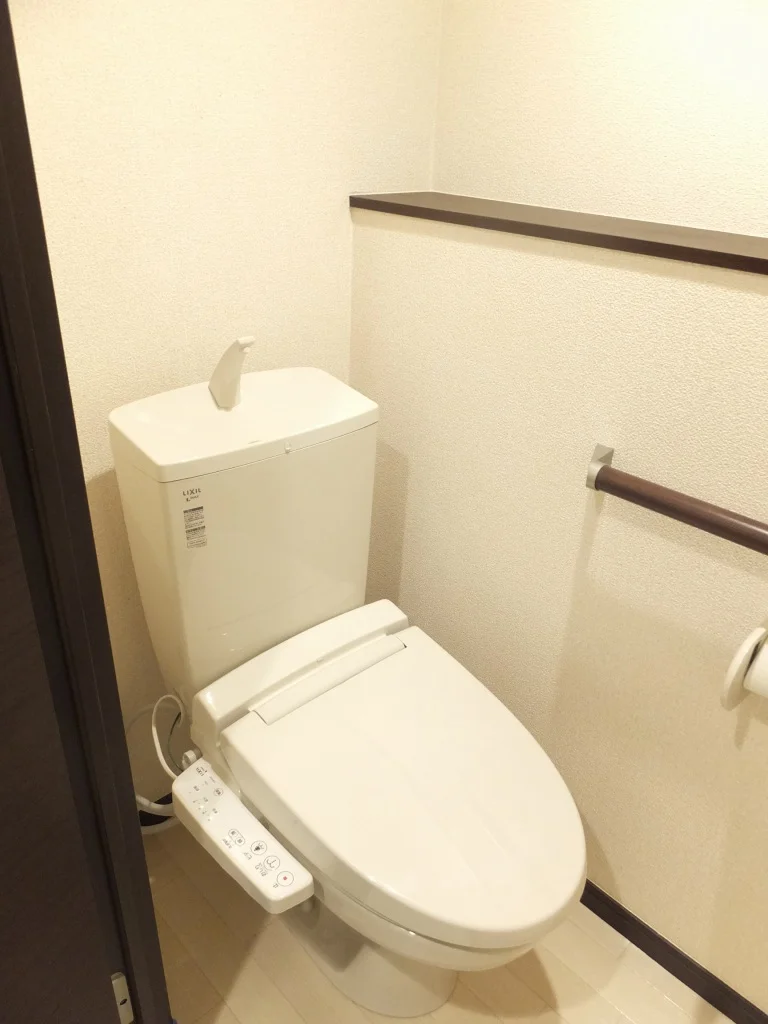 温水洗浄便座設置済みです。