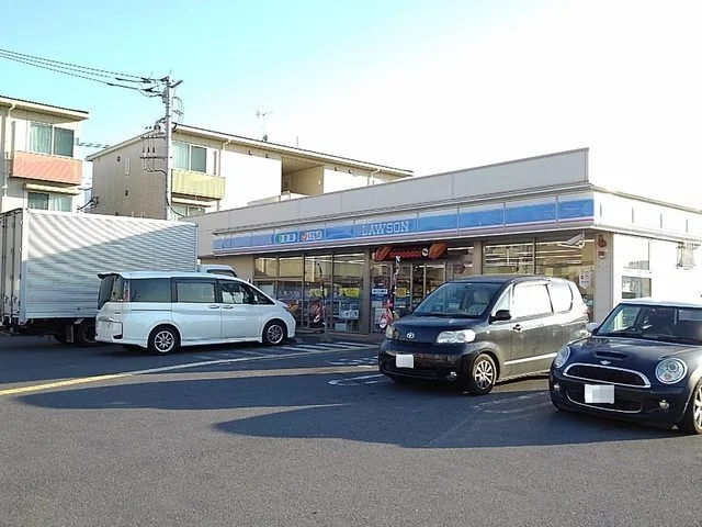 ローソン八潮駅南店まで500m