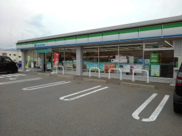 ファミリーマート長野合戦場店まで210m