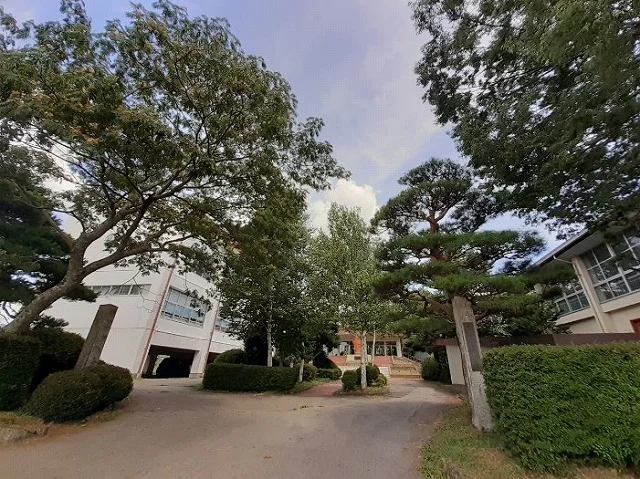 豊平小学校まで370m