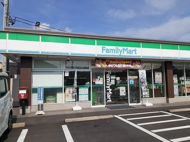 ファミリーマート　東浦石浜店まで400m