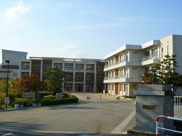 福野小学校まで2700m