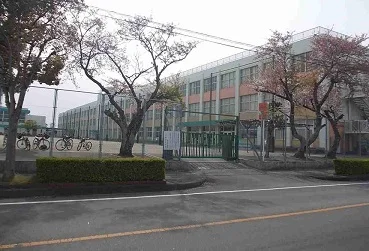 小俣小学校まで600m
