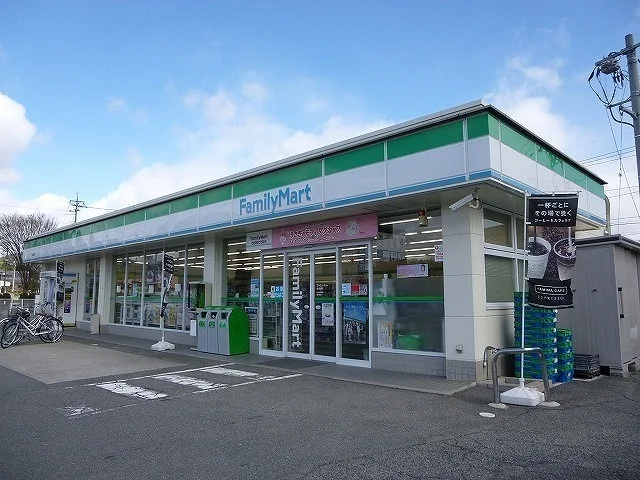 ファミリーマート　西高屋店まで1600m