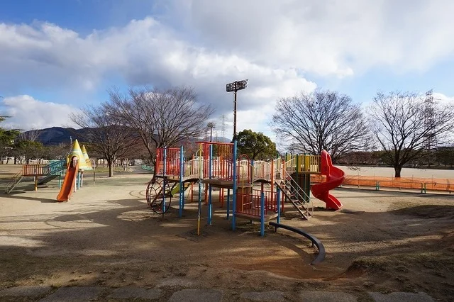 香月中央公園まで1300m