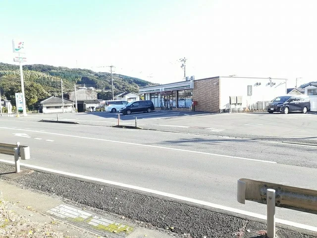 セブンイレブン飯盛店まで1302m