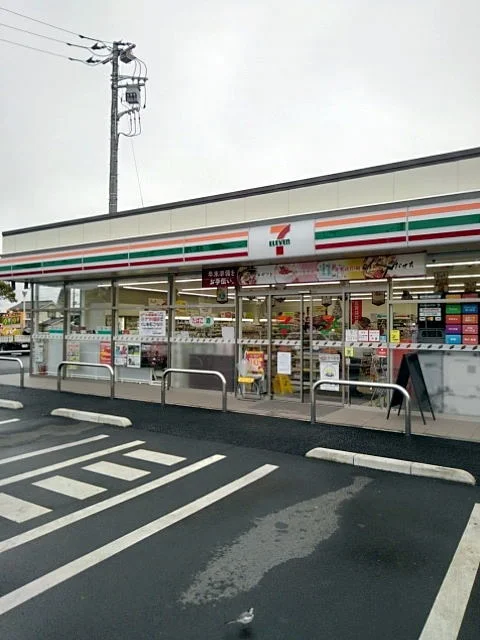 セブンイレブンあきる野牛沼店まで350m