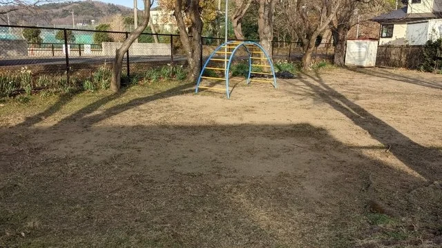 台谷三角公園まで750m