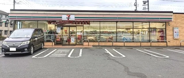 セブンイレブン木更津高柳南店まで500m