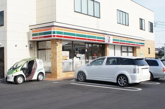 セブンイレブン前橋広瀬１丁目店まで240m